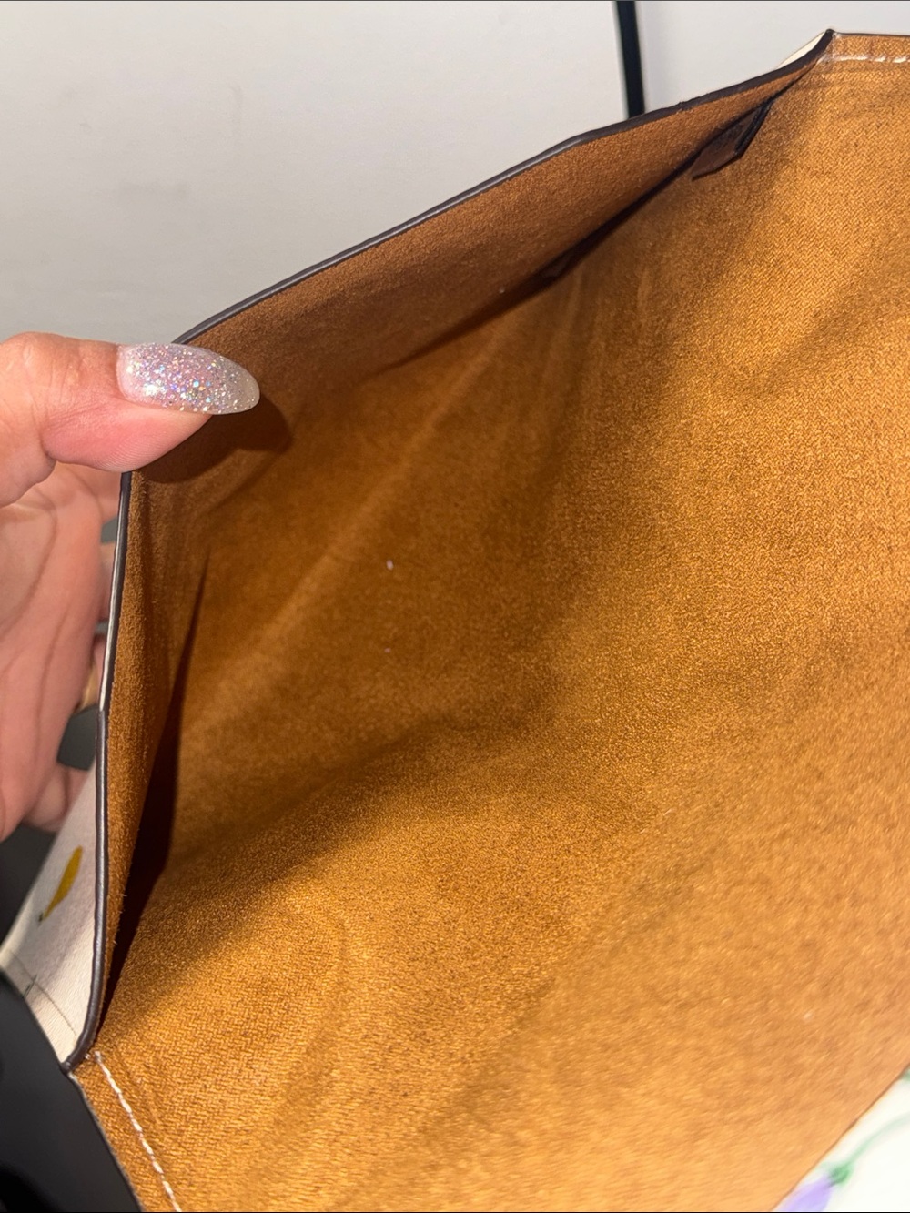 Coach turn lock pouch - Picture 9 of 11